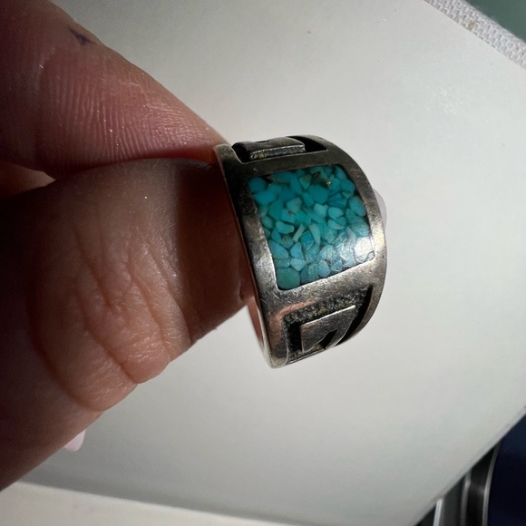 Vintage Inlaid Turquoise and Sterling Silver Ring - Picture 7 of 14